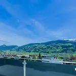 Casa vacanze H21 - Modernes 145qm, 4sz, Wellnessbereich Mit Sauna Und Dachterrasse Mit Panoramablick, Kuehlen Und Heizen Mit Geothermie Fügen