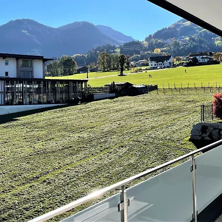 H21 - Modernes 145qm, 4sz, Wellnessbereich Mit Sauna Und Dachterrasse Mit Panoramablick, Kuehlen Und Heizen Mit Geothermie * フューゲン