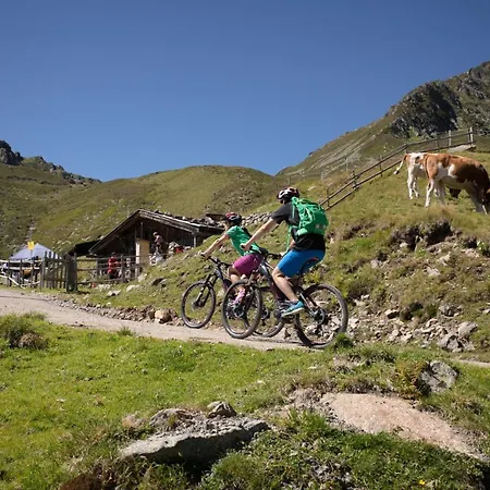 H21 - Modernes 145qm, 4sz, Wellnessbereich Mit Sauna Und Dachterrasse Mit Panoramablick, Kühlen Und Heizen Mit Geothermie *