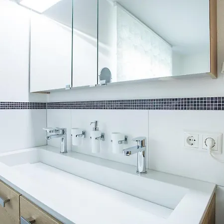 H21: Modern With Wellness Area And Panoramic Rooftop Terrace Holiday home