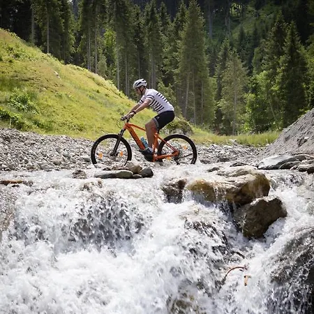 H21 - Modernes 145qm, 4sz, Wellnessbereich Mit Sauna Und Dachterrasse Mit Panoramablick, Kuehlen Und Heizen Mit Geothermie Feriehus *